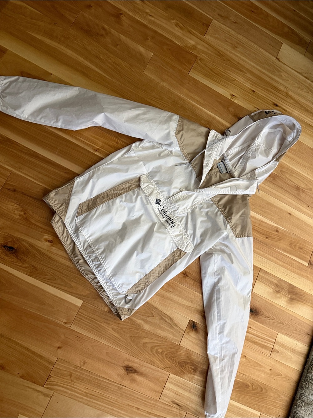 Columbia White and Tan Hooded Lightweight Ski Anorak